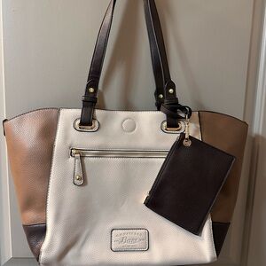 Elegant Two-Tone G H Bass Leather Tote Bag